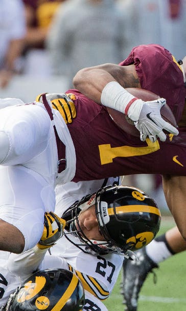 Last-minute drive falls short as Gophers lose 14-7 to Iowa
